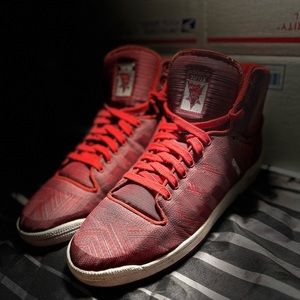 adidas top ten🔥🔥🔥 Maroon size-13US 2015 Gently Worn, Authentic Made💯🔥